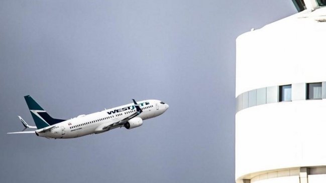 Hombre fue expulsado de un avión tras tomarse una pastilla para dormir