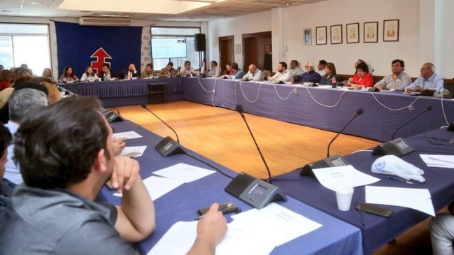 Consejo Nacional DC se desarrolla con la mitad de sus parlamentarios