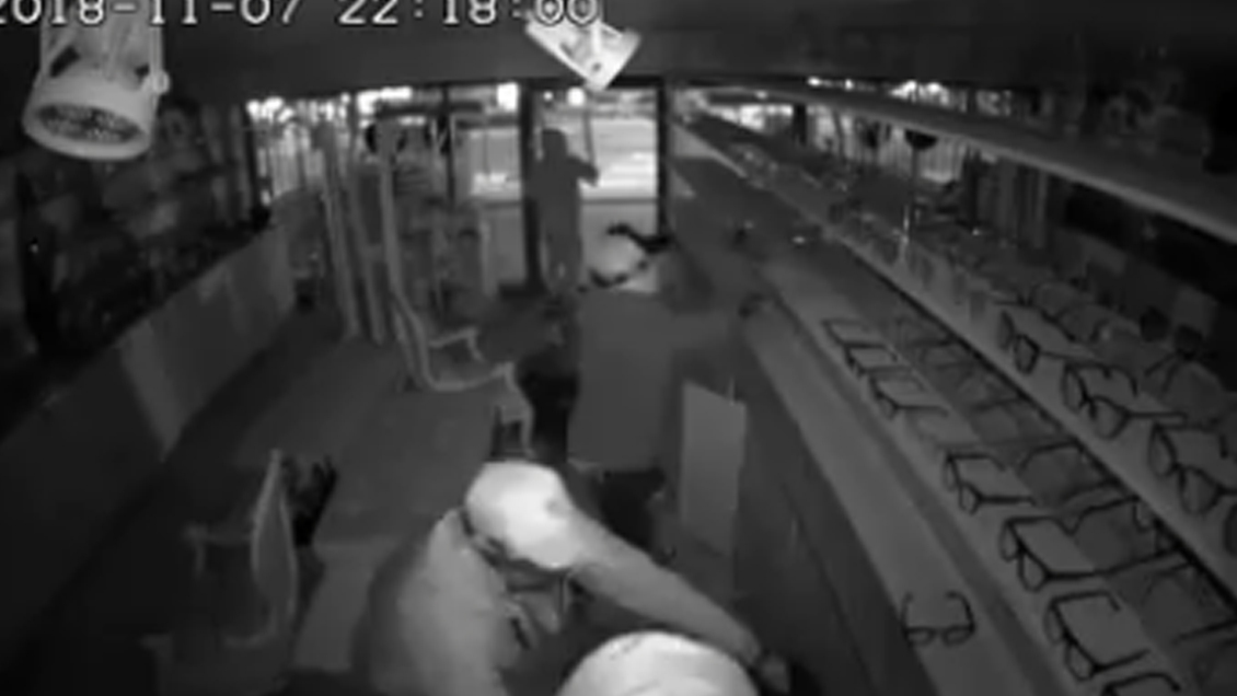Millonario robo de lentes afectó a tienda óptica en Vitacura