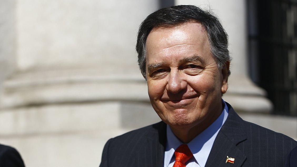 Canciller Ampuero: No podemos dar fecha para nombrar embajador en Francia