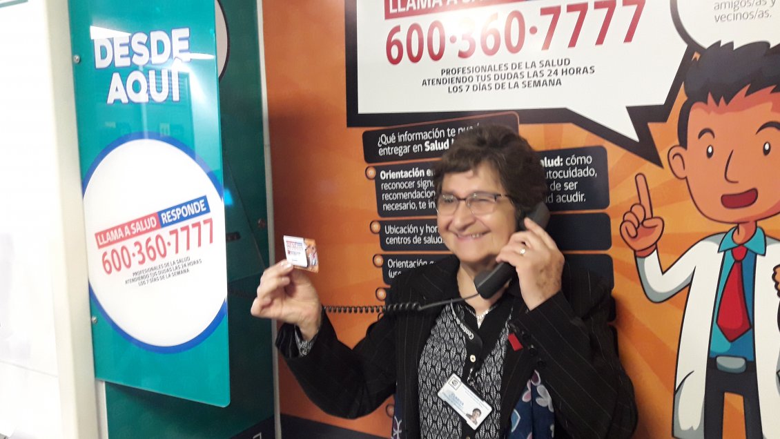 Instalan el primer teléfono público de 