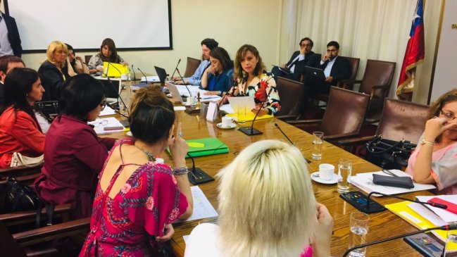 Ley Gabriela: Comisión de Mujeres despachó proyecto que amplía delito de femicidio