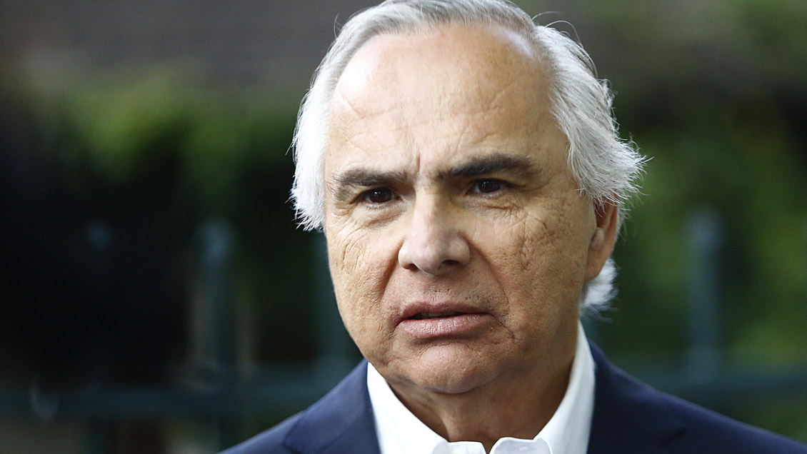 Tras asalto a funcionario PDI, Chadwick llama a apoyar ley de control de armas