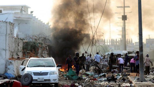  Somalía: Al menos 30 muertos tras triple atentado yihadista  