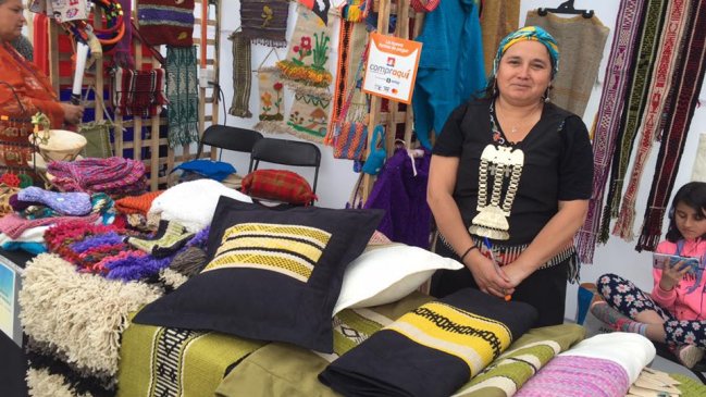 Realizan en Talca segunda versión de feria para emprendedoras indígenas