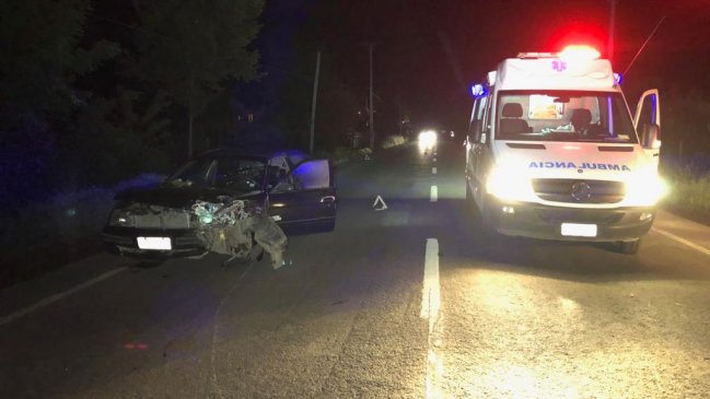 Colisión frontal de dos vehículos deja un muerto en Maule