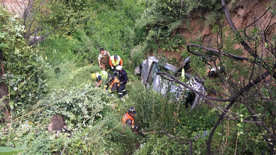 Vehículo cayó por un barranco en Ruta Las Palmas