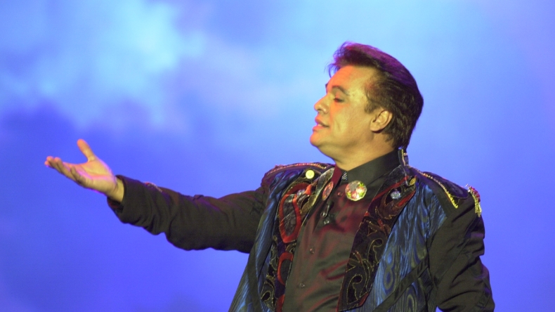 Periodista mexicano asegura que chateó con Juan Gabriel hace poco