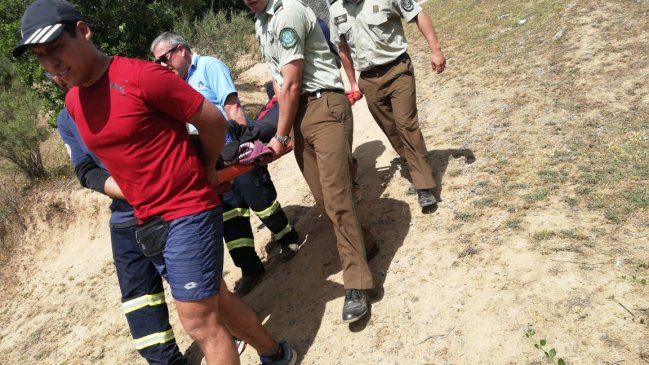 Rescatan a mujer desde la cima de un cerro Las Cabras: sufrió una fractura mientras realizaba trekking