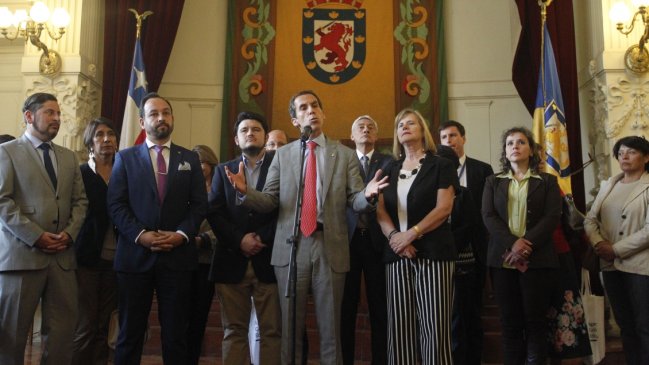 Alcalde Alessandri: No queremos más molotov ni más cortacalles en Santiago