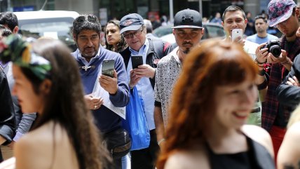 Tienda sorprendió con sus trabajadores desnudos a modo de 
