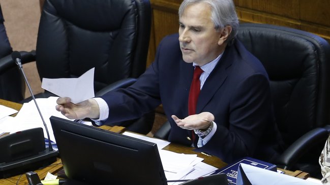 RN llamó a Moreira a ofrecer disculpas tras críticas a Monckeberg y por disputa tuitera