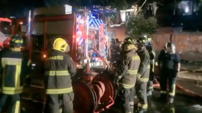 Incendio dejó dos familias damnificadas en Quinta Normal