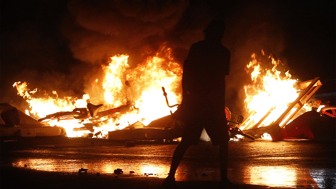 Providencia y Santiago vivieron noche de desmanes, barricadas y caos vial