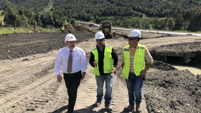 Mejoran condiciones de la Cuesta Trainel en Chiloé