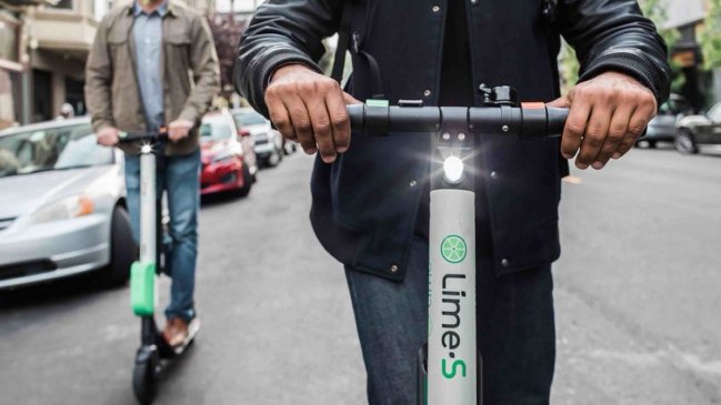 Presentan sistema de arriendo de scooters eléctricos en Las Condes