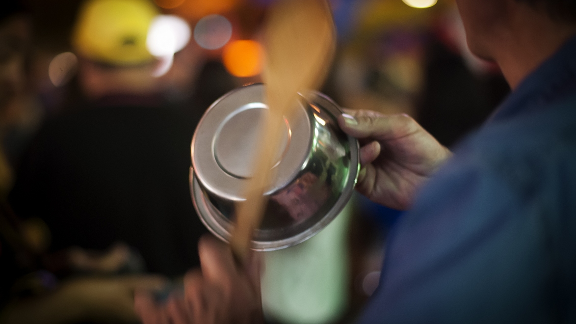 Con cacerolazos piden la renuncia del ministro Chadwick