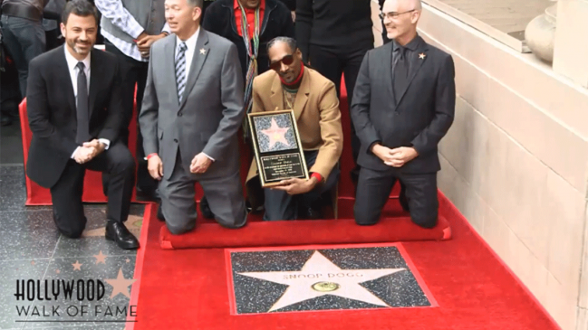 Snoop Dogg recibió su estrella en el Paseo de la Fama de Hollywood