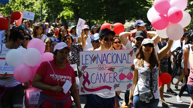 Experto: El cáncer de pulmón es el único de los grandes asesinos que no está en el GES