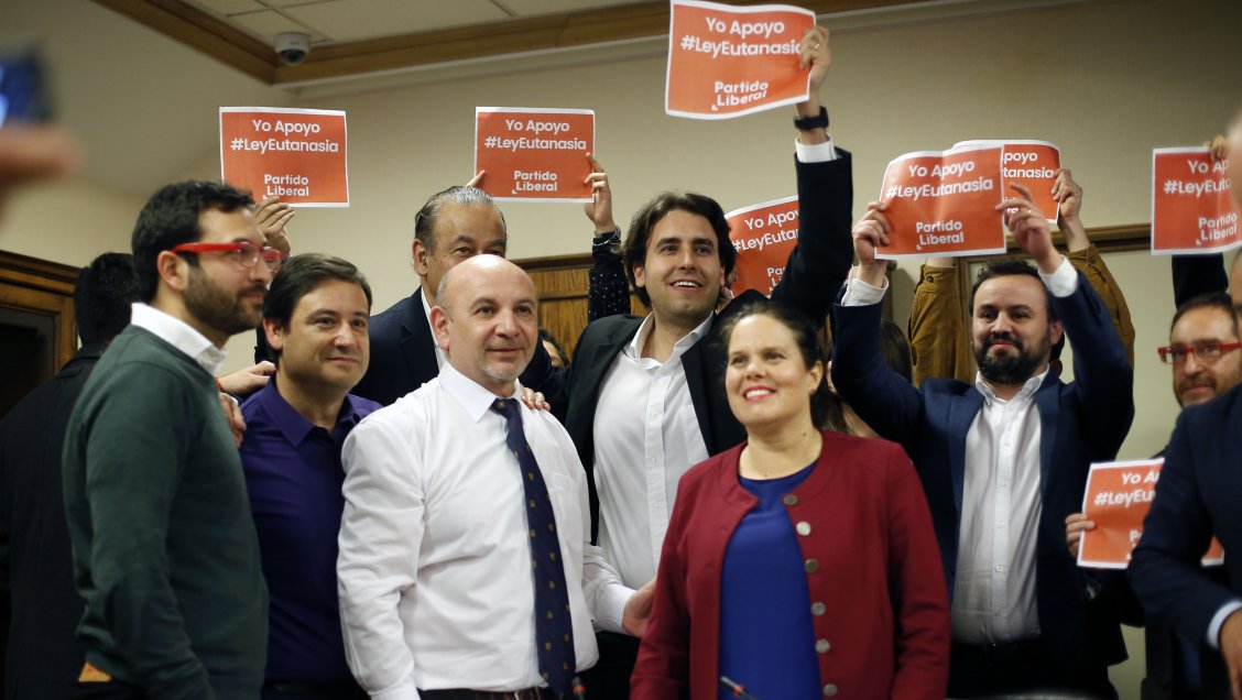 Proyecto de eutanasia avanza tras acuerdo con oficialismo