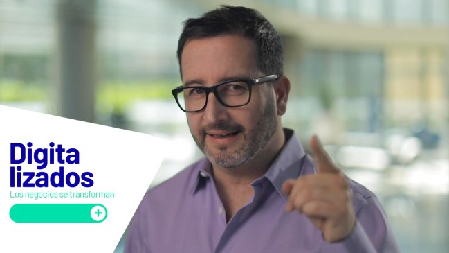 Eduardo Fuentes conduce 