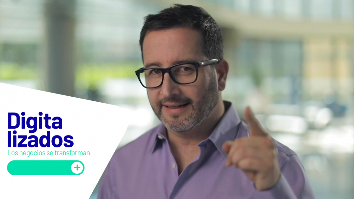 Eduardo Fuentes conduce 