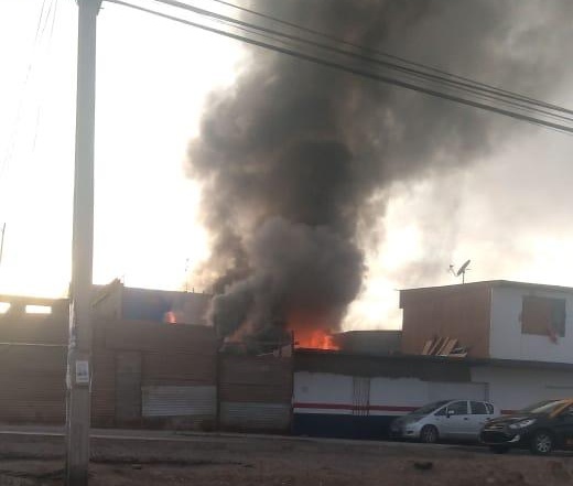 Siete damnificados dejó incendio en Alto Hospicio
