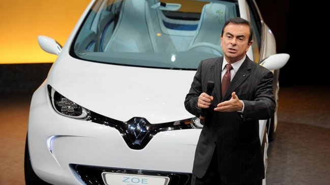 Confirman despido de presidente de Nissan tras su detención