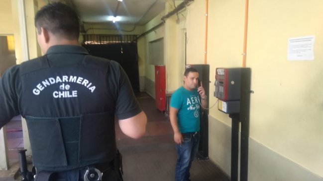 Instalan teléfonos públicos en la cárcel de Los Andes y los reos podrán usarlos libremente