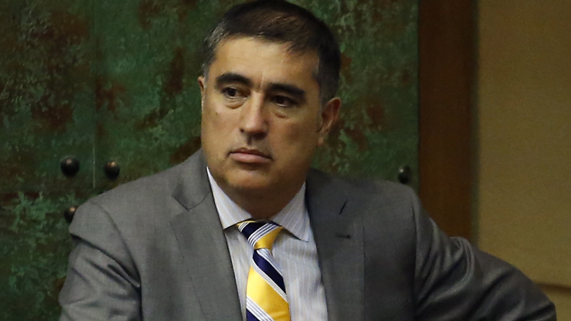 Desbordes defiende al Ejército y dispara contra los 