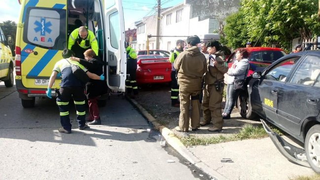 Choque entre un auto y un colectivo dejó tres heridos en Punta Arenas