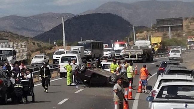 Volcamiento en Ruta 5 Norte dejó una persona fallecida en Tiltil