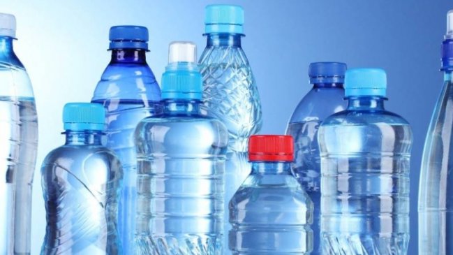 Revelan las tres marcas de agua envasada con más arsénico que el permitido para la potable
