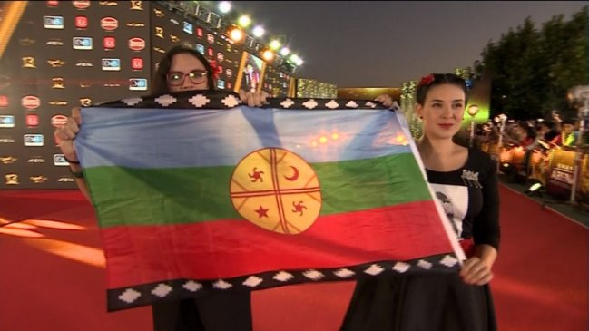 Camila Vallejo y Karol Cariola exigieron justicia por Catrillanca en los Copihue de Oro