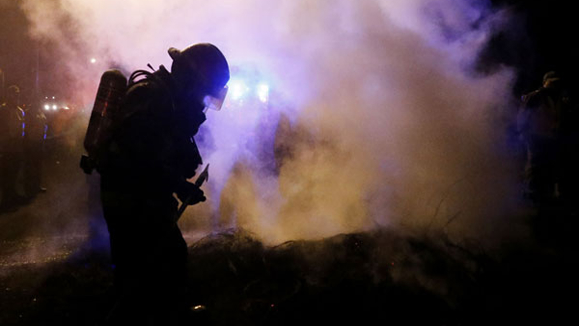 Galpón y máquinas forestales destruidas por incendio en fundo de Collipulli