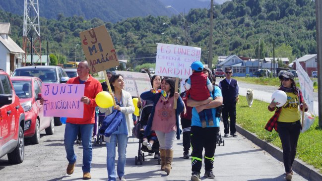 Chaitén: Padres y madres protestaron por fallida puesta en marcha de jardín infantil