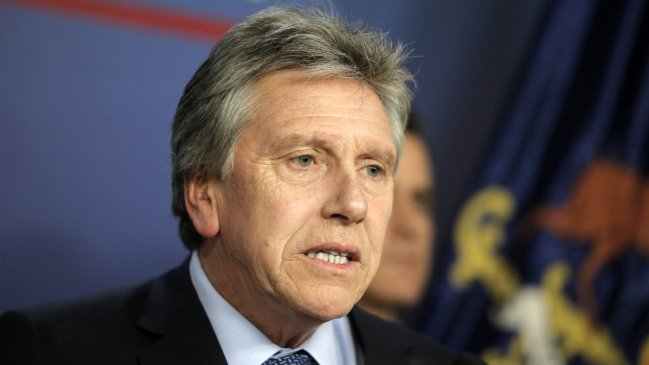 Ministro de Defensa ratificó en su cargo al comandante en jefe del Ejército