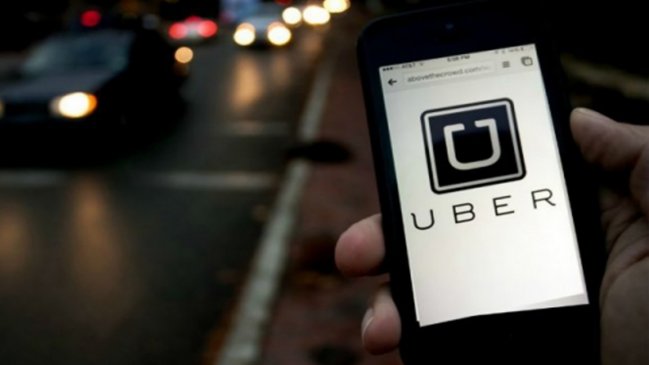 Conductor de Uber en riesgo vital tras ser asaltado y apuñalado por pasajeros