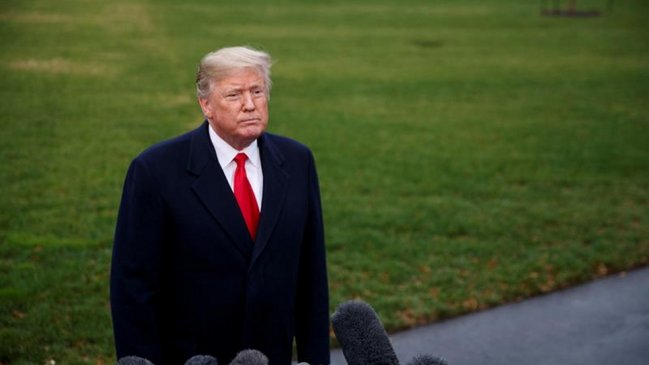 Trump prevé aumentar aranceles a China y contempla impuesto a productos de Apple