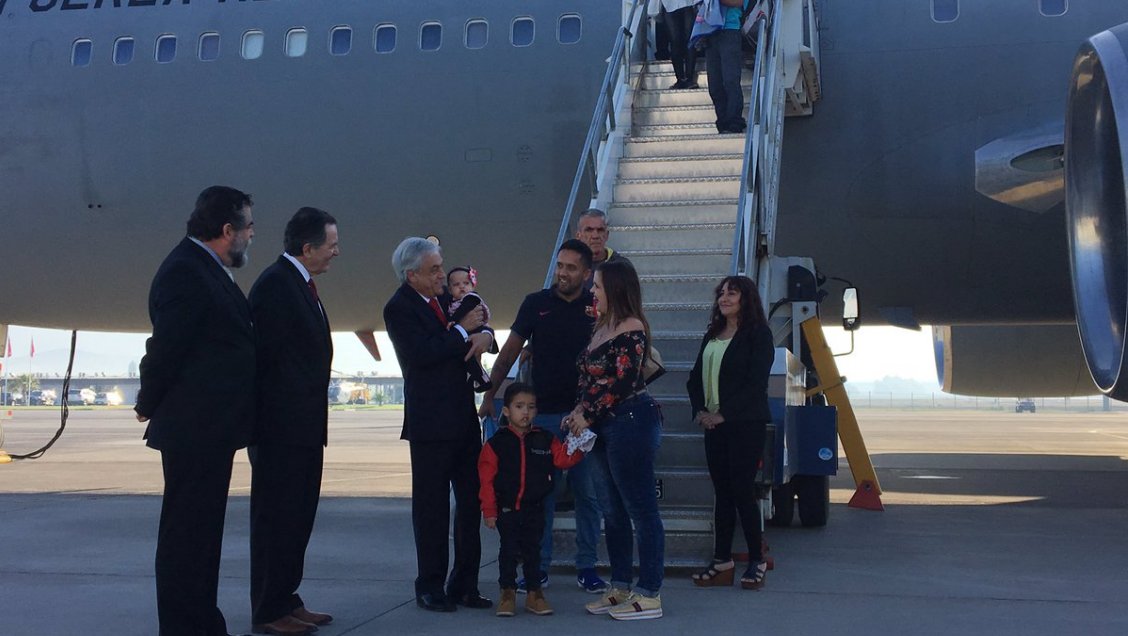 Un centenar de chilenos retornó desde Venezuela