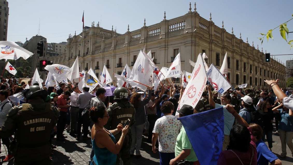 Reajuste: Empleados públicos realizan 