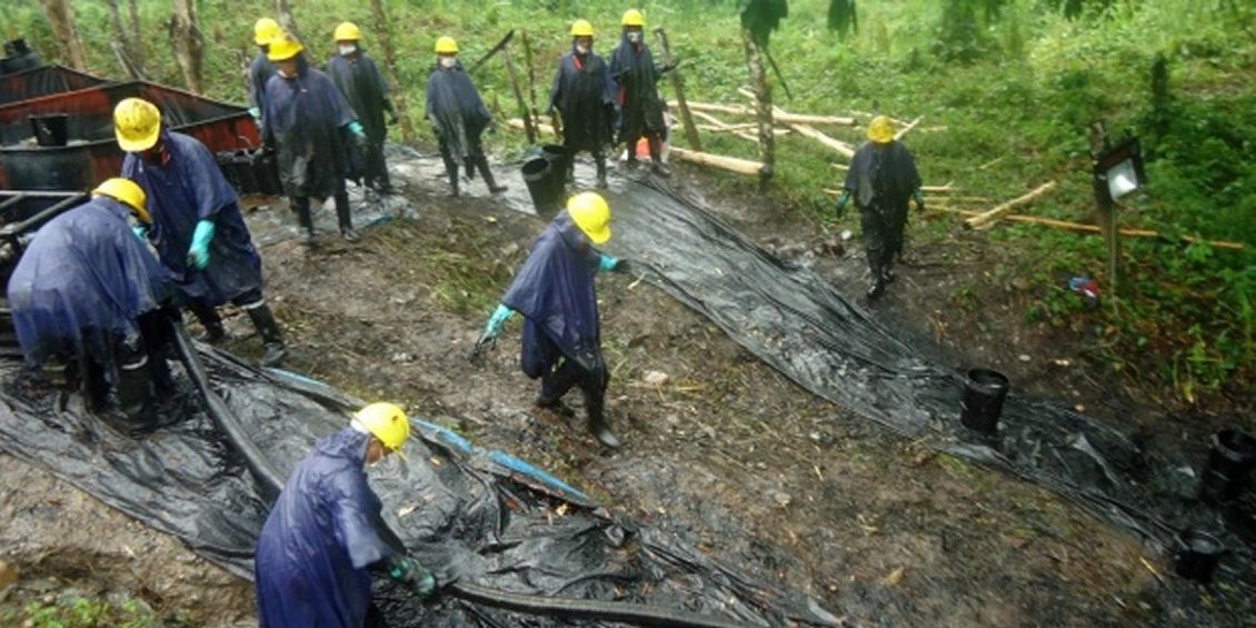 Atentado en oleoducto contamina Amazonía con 8.000 barriles de petróleo