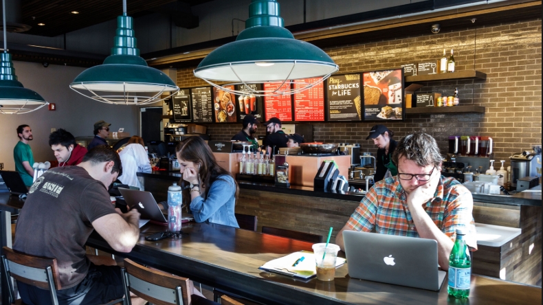 Cadena de café bloqueará el porno en su Wi-Fi y recibió dura réplica