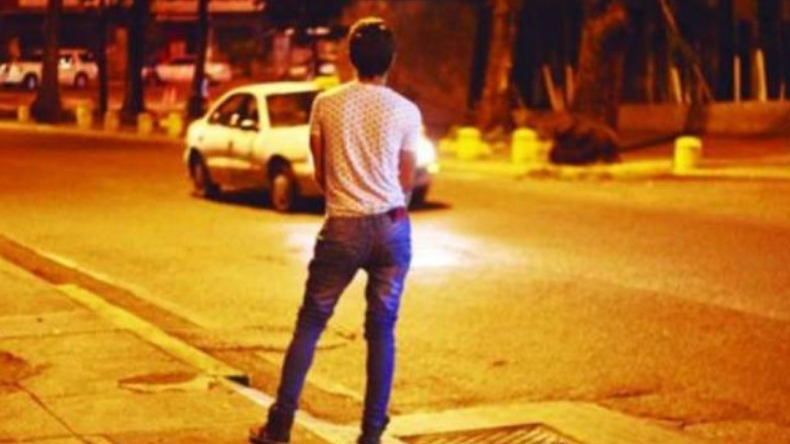 Detienen a banda que prostituía a hombres en España