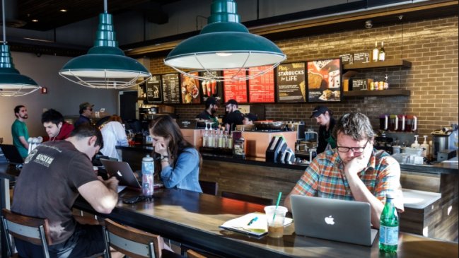 Cadena de café bloqueará el porno en su Wi-Fi y recibió dura réplica