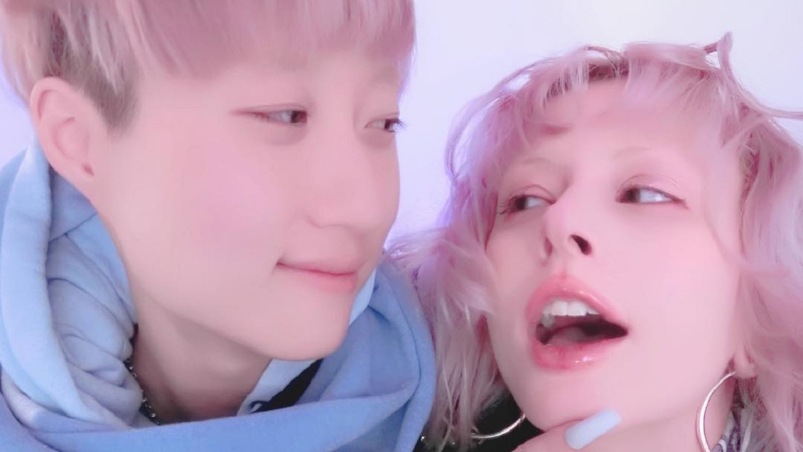 Hija de Jackie Chan se casó con su polola tras acusar a sus padres de 