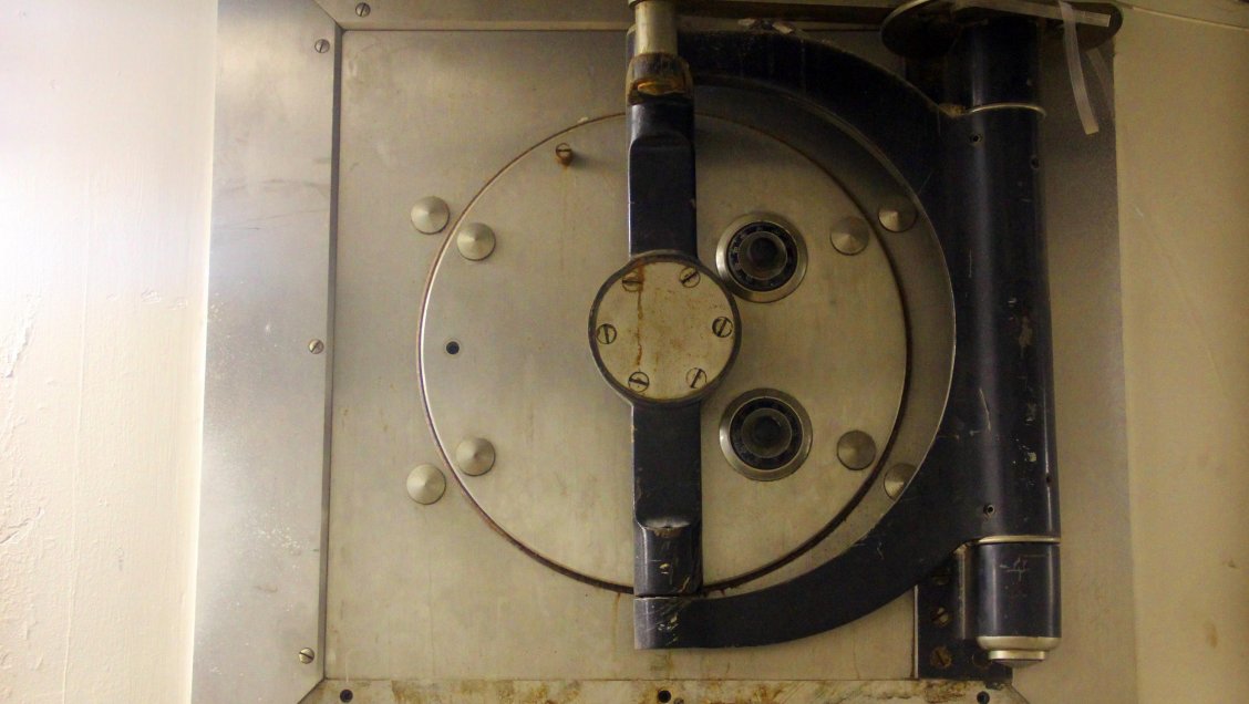 Joven fue condenado tras quedarse atrapado en una bóveda