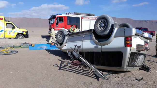 Conductor murió aplastado por su vehículo tras volcar al sur de Iquique