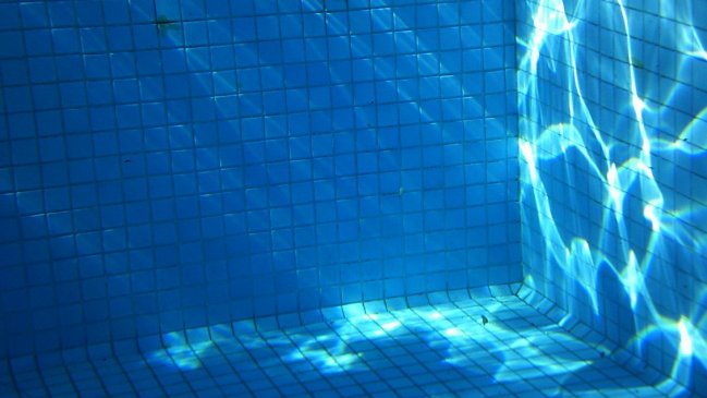 Bomberos se movilizó a gimnasio de Ñuñoa por intoxicación por cloro