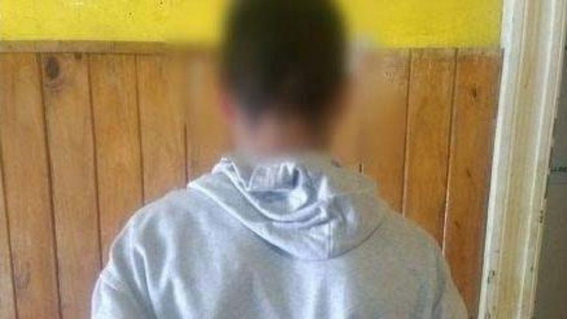 Argentina: Padres entregaron a la policía a adolescente que violó a su hermana